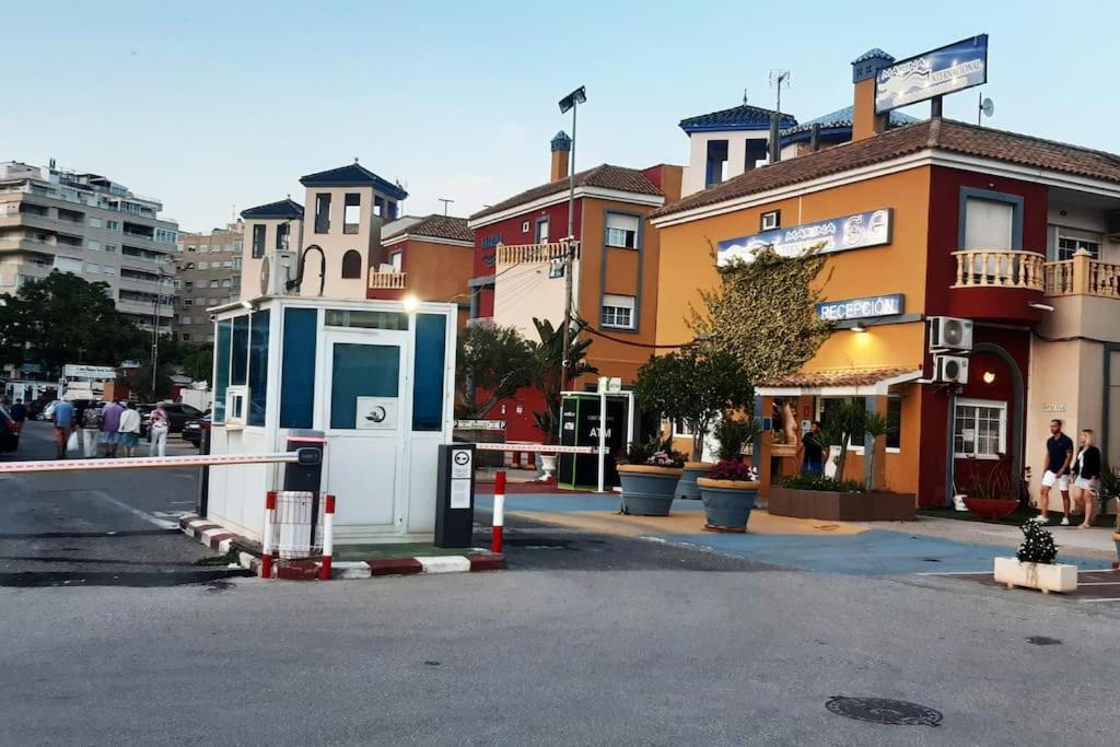 Adventure Harbour Lägenhet Torrevieja Exteriör bild
