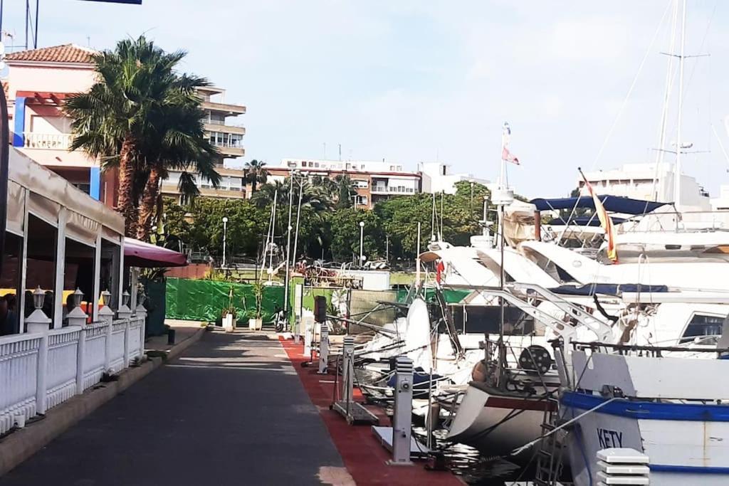 Adventure Harbour Lägenhet Torrevieja Exteriör bild