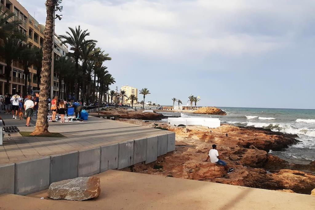 Adventure Harbour Lägenhet Torrevieja Exteriör bild